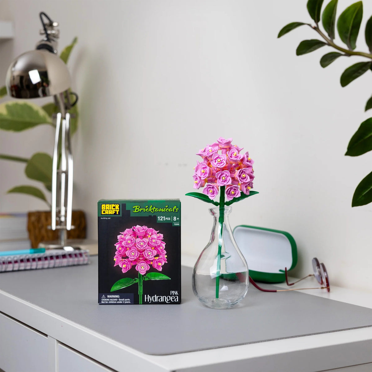 Brickcraft Pink Hydrangea Building Kit (121-Piece Set), Bricktanicals a Fux Flowers, Elegant Floral Display, Perfect for Gifting or Home Décor
