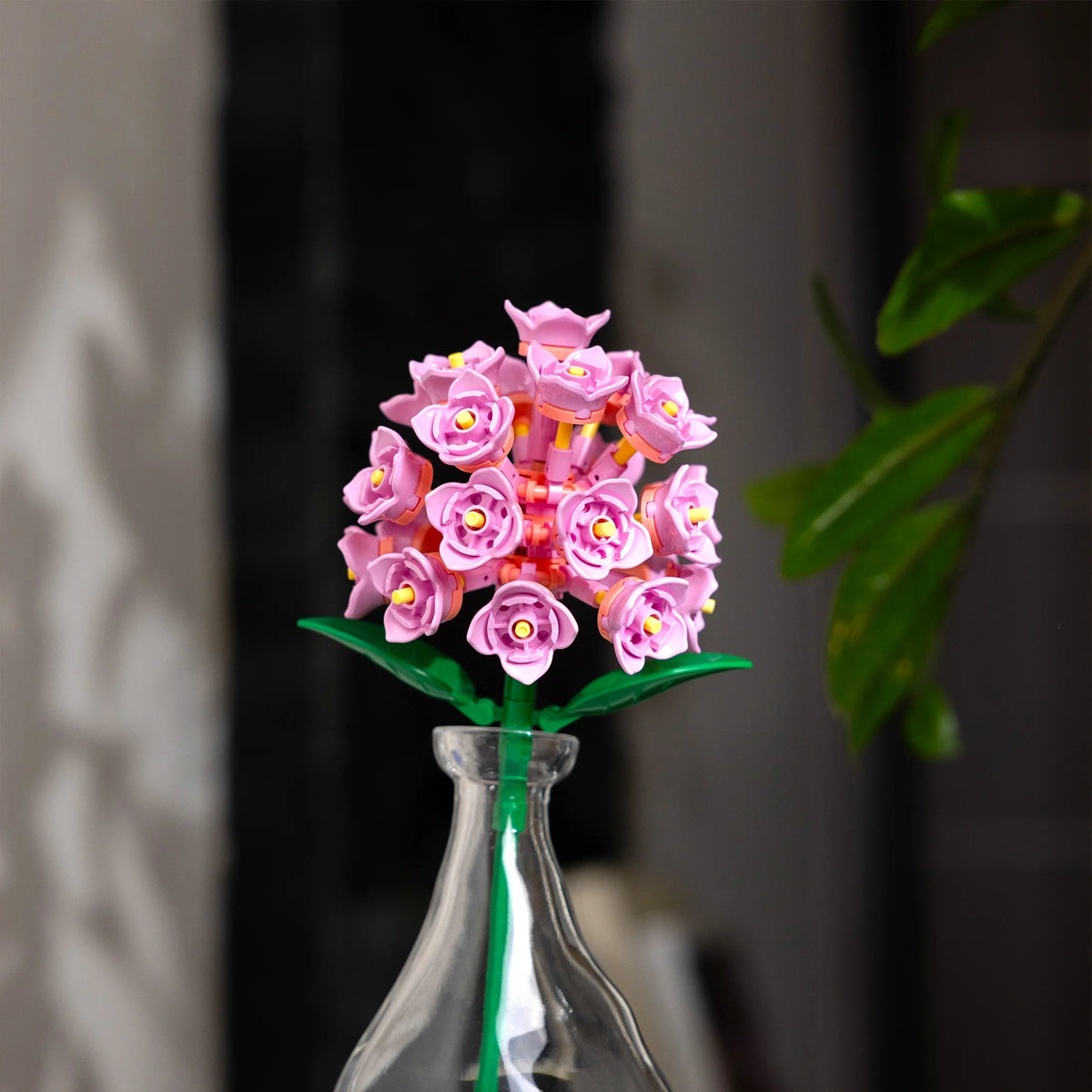 Brickcraft Pink Hydrangea Building Kit (121-Piece Set), Bricktanicals a Fux Flowers, Elegant Floral Display, Perfect for Gifting or Home Décor